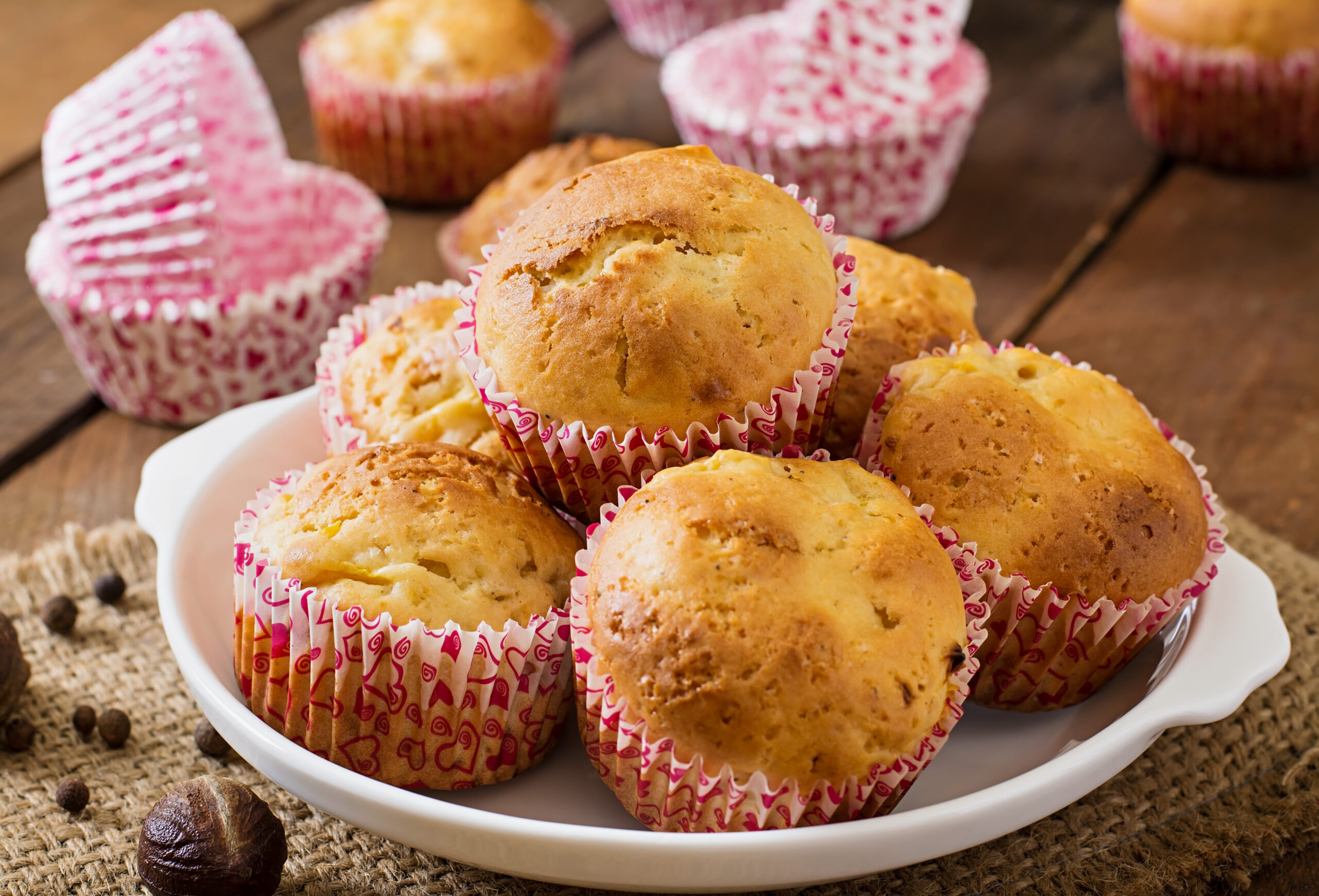 EASY AND YUMMY MUFFINS | ALMOND AND CARROT MUFFINS
